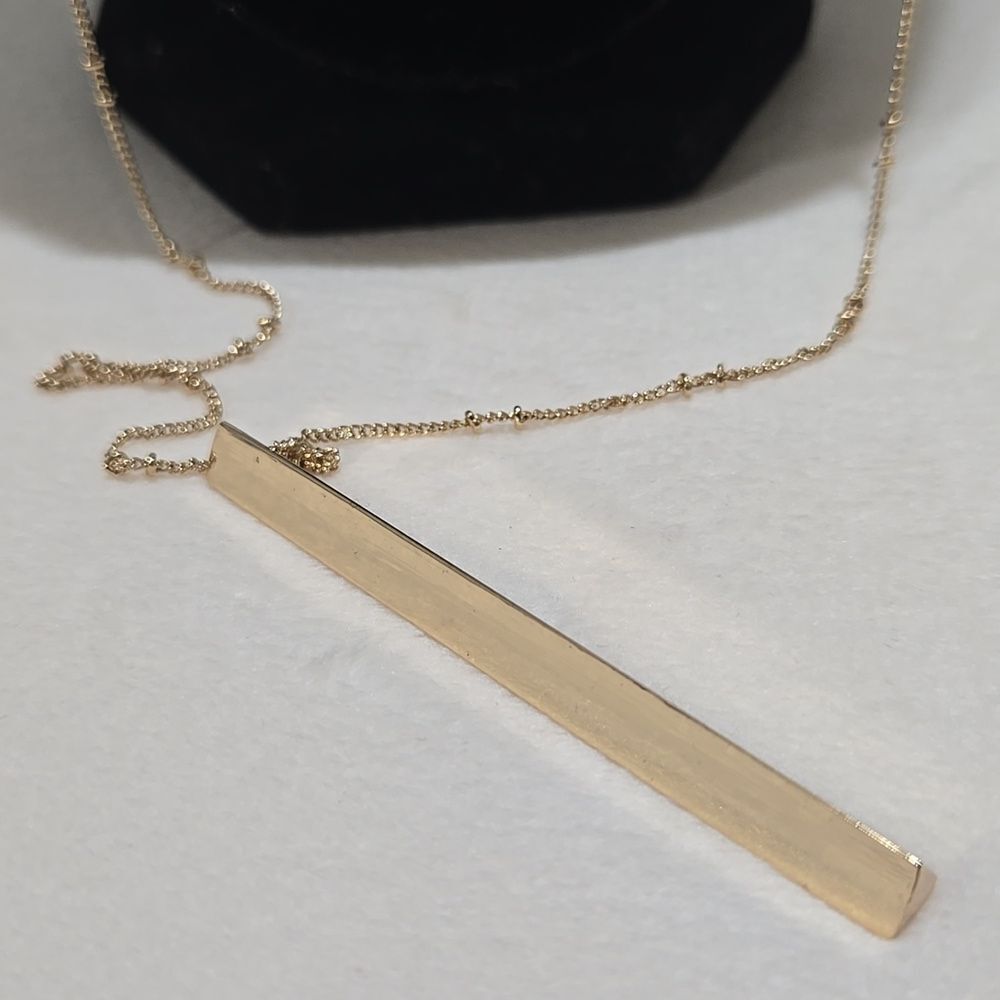Pyramid Bar Pendant Necklace
